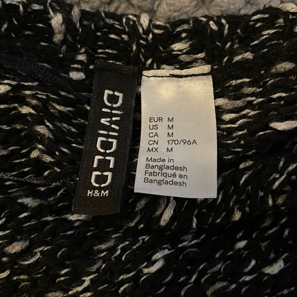H&M Divided Black And White Waterfall Cardigan Size Medium - Picture 8 of 10